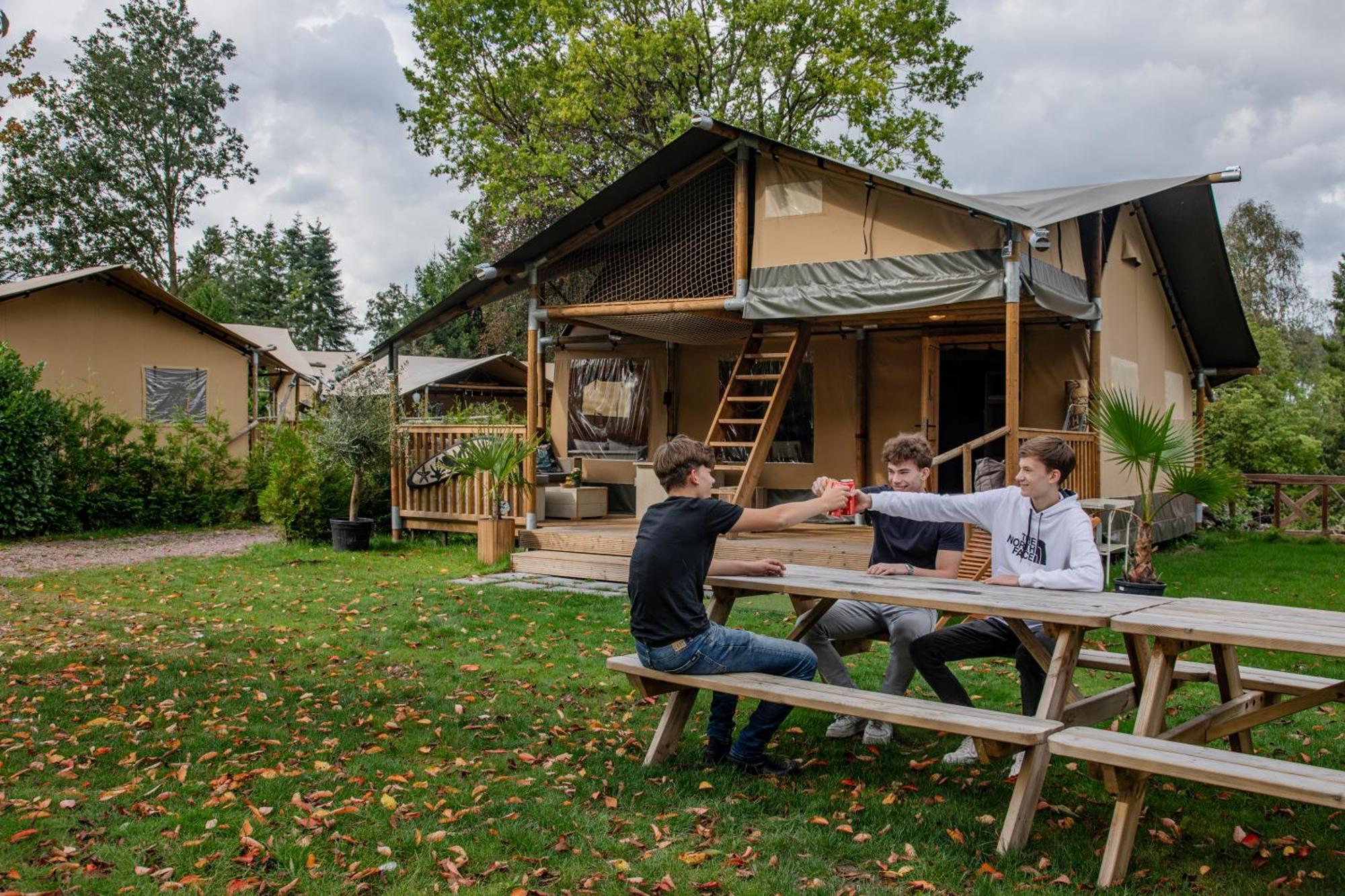 Camping Vossenberg - Op De Veluwe! 伊皮 外观 照片